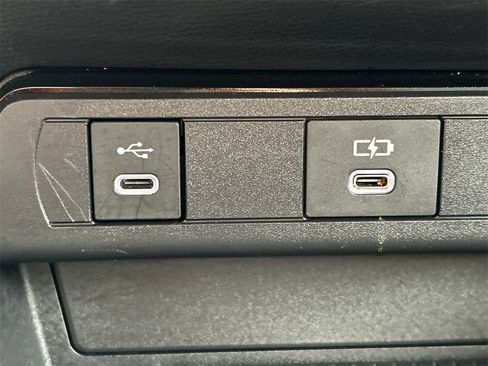 Used 2024 Toyota Prius Limited image 32