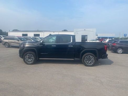 Used 2024 GMC Sierra 1500 Denali Ultimate image 3