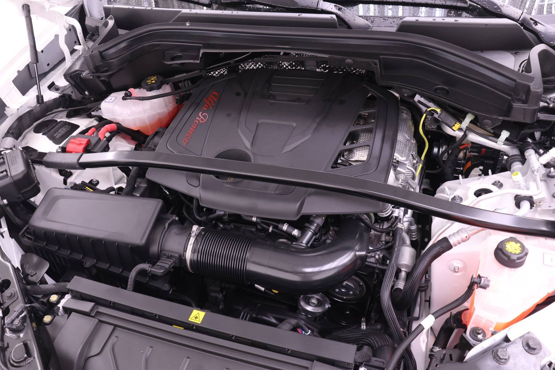 New 2026 Alfa Romeo Stelvio Sprint AWD/4WD image 17