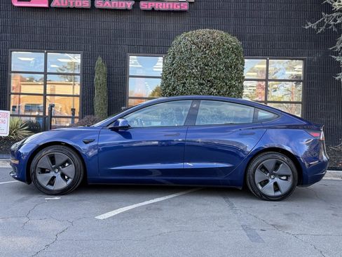 Used 2023 Tesla Model 3 Standard Range image 9