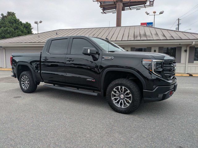 Used 2022 GMC Sierra 1500 AT4 AWD/4WD image 2