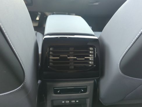 New 2025 Volkswagen ID.4 Pro S Plus AWD/4WD image 31