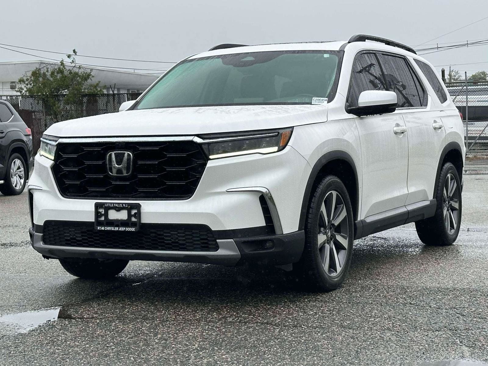 Used 2023 Honda Pilot Elite image 2