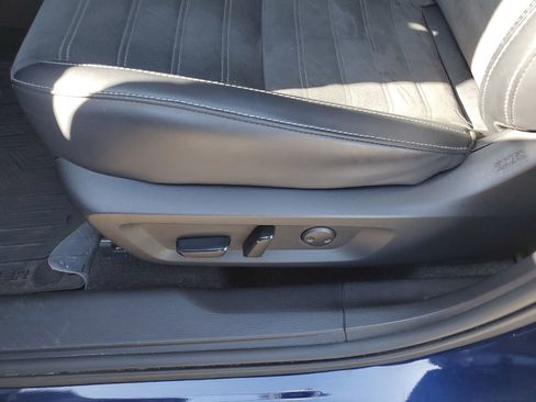 Used 2024 Mitsubishi Outlander SE AWD/4WD image 19