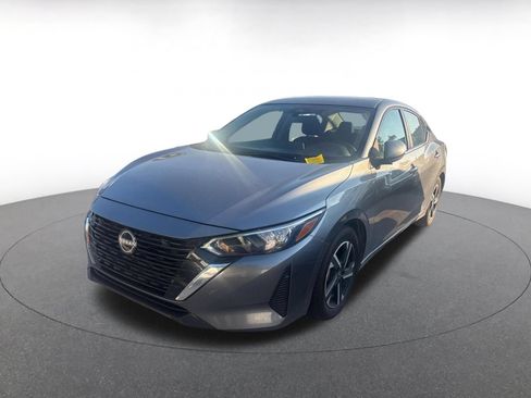 Used 2025 Nissan Sentra SV FWD image 3
