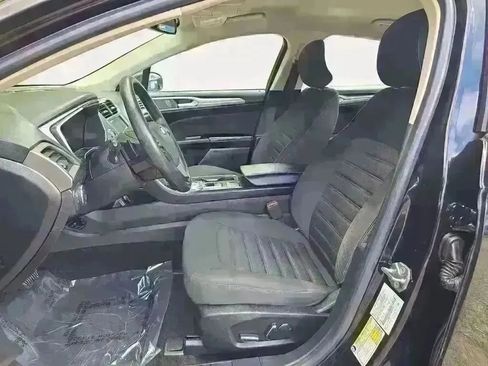 Used 2019 Ford Fusion SE image 9