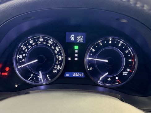 Used 2011 Lexus IS 250C w/ Luxury Pkg RWD image 17