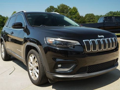 Used 2019 Jeep Cherokee Latitude Plus FWD image 35
