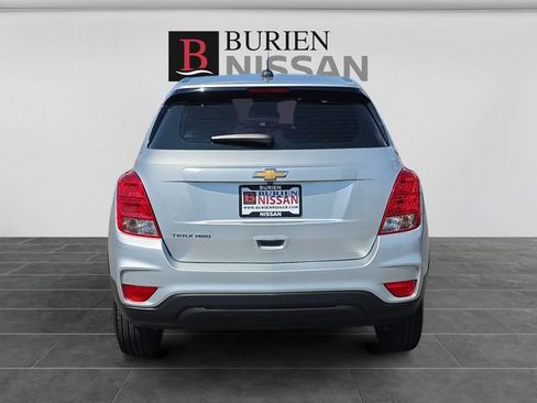 Used 2017 Chevrolet Trax LS AWD/4WD image 4