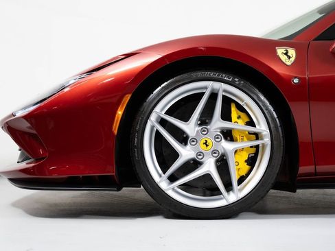 Used 2023 Ferrari F8 Spider image 13