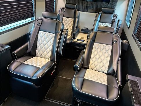 Used 2016 Mercedes-Benz Sprinter 3500 image 28