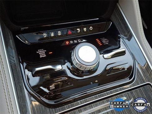 Certified 2022 Jeep Wagoneer Series III w/ Premium Group I image 16