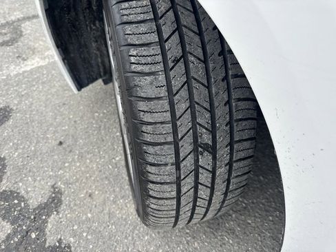 Used 2024 Toyota Corolla LE image 28