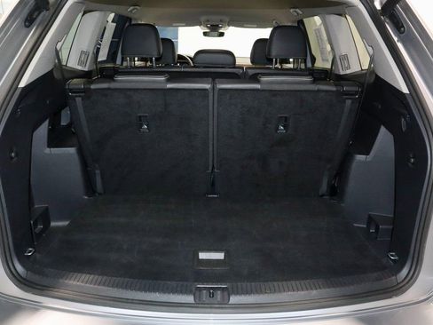 Used 2025 Volkswagen Atlas SE image 14