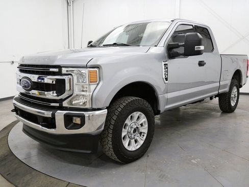 Used 2020 Ford F250 XLT w/ XLT Value Package image 3