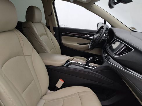 Used 2021 Buick Enclave Essence FWD image 21