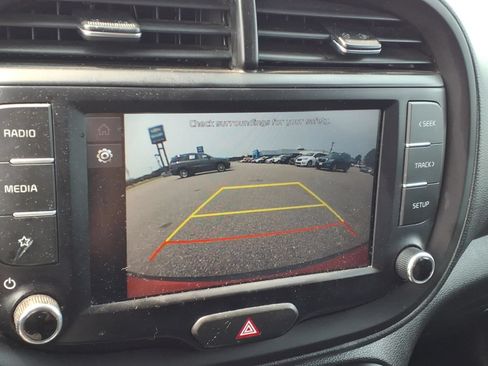 Used 2023 Kia Soul LX FWD image 16