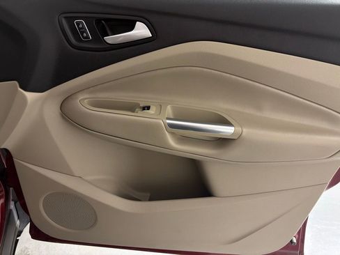 Used 2015 Ford Escape SE w/ Equipment Group 201A image 36