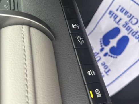 Used 2023 Toyota Camry LE image 13