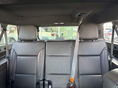 Used 2024 GMC Yukon XL Denali image 32