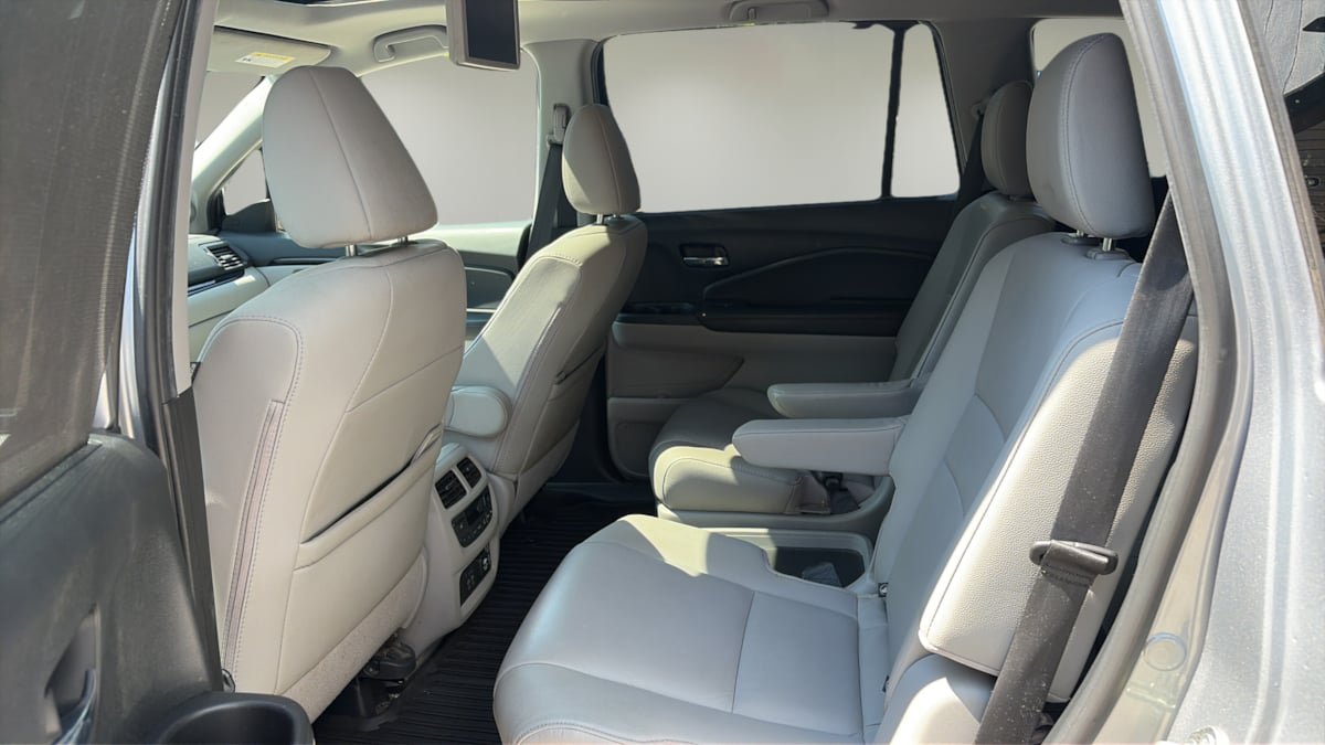 Used 2020 Honda Pilot Touring image 14