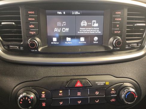 Used 2019 Kia Sorento LX image 25