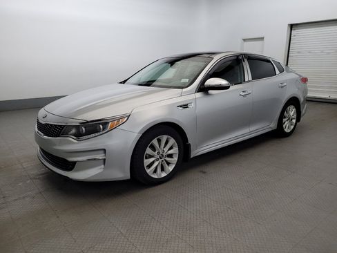 Used 2016 Kia Optima EX w/ Premium Package FWD image 2