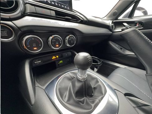 Used 2022 MAZDA MX-5 Miata RF Grand Touring w/ Weather Package RWD image 37