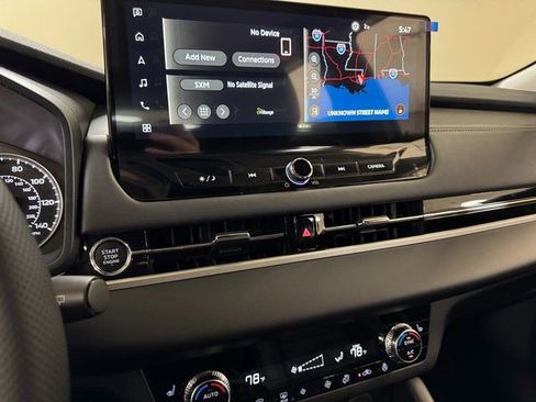 New 2026 Mitsubishi Outlander SE image 13