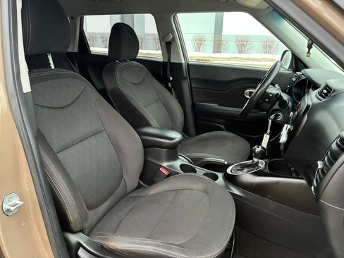 Used 2015 Kia Soul FWD image 19