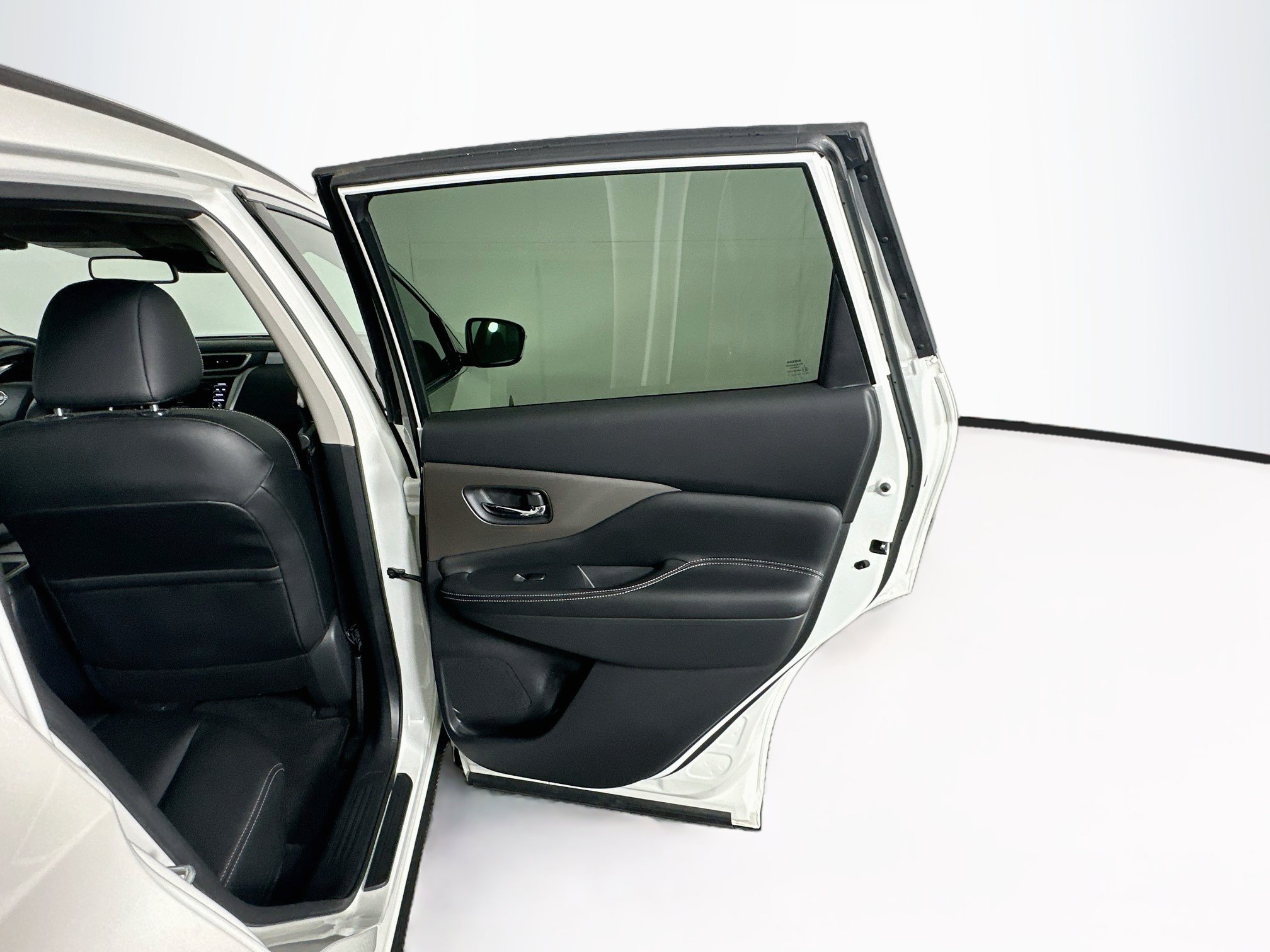 Used 2023 Nissan Murano SV FWD image 28