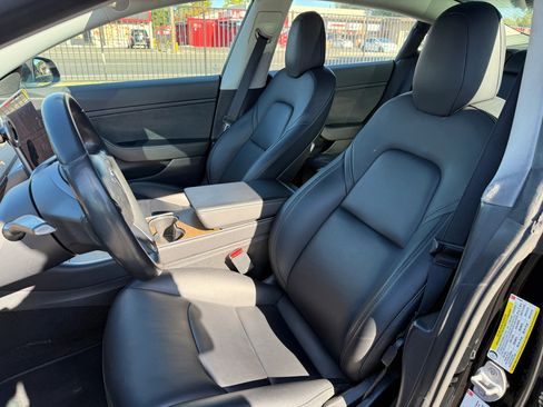 Used 2018 Tesla Model 3 Long Range image 10