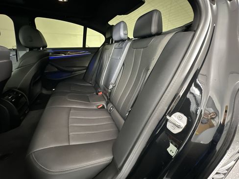 Used 2022 BMW 540i w/ Premium Package image 27