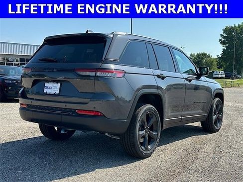 New 2025 Jeep Grand Cherokee Altitude image 7