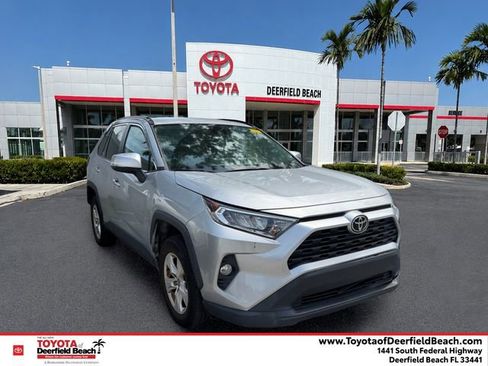Used 2021 Toyota RAV4 XLE FWD image 1