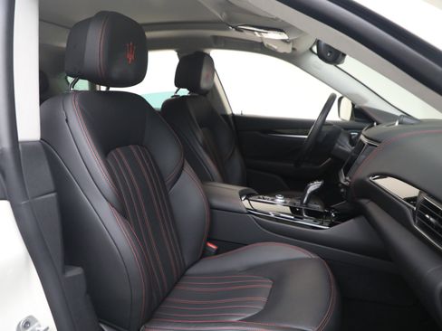 Certified 2022 Maserati Levante GT image 18