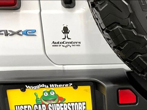Used 2025 Jeep Wrangler Unlimited Rubicon 4xe w/ Convenience Group AWD/4WD image 9