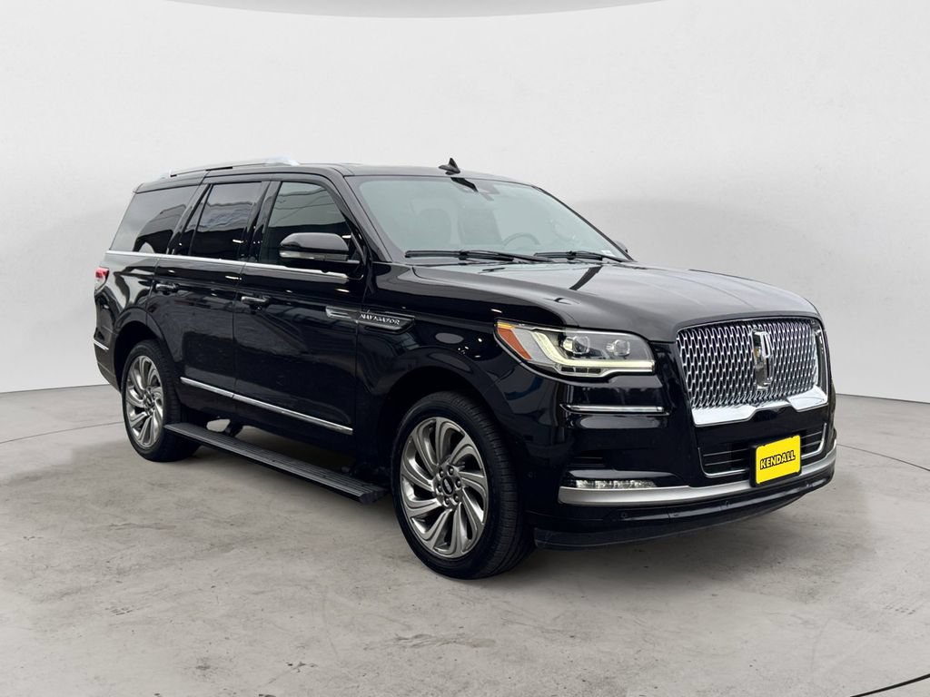 Used 2024 Lincoln Navigator Reserve AWD/4WD image 7