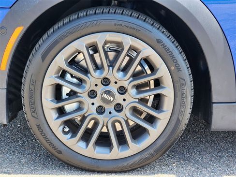 Used 2025 MINI Cooper 2-Door Hardtop image 25