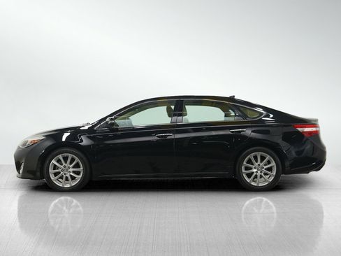 Used 2014 Toyota Avalon Limited w/ Technology Package FWD image 2