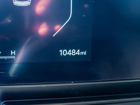 Used 2025 Kia Carnival SX Prestige image 17