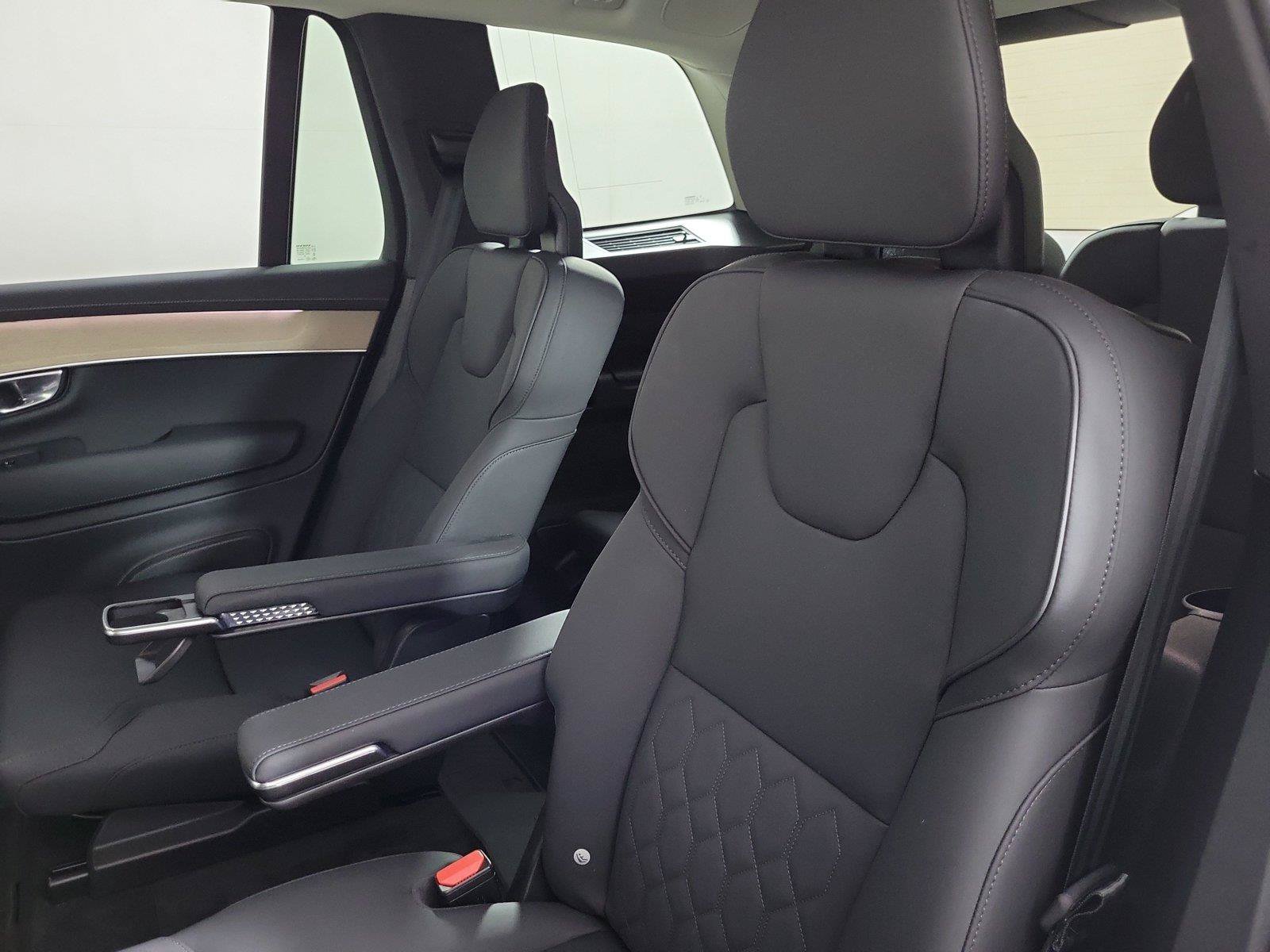 Certified 2025 Volvo XC90 T8 Plus w/ Protection Package Premier AWD/4WD image 13