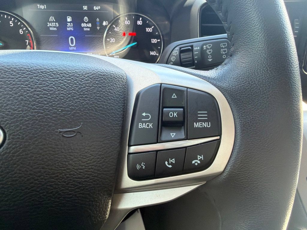 Used 2023 Ford Explorer XLT AWD/4WD image 30