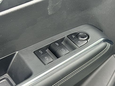 Used 2025 GMC Acadia Elevation AWD/4WD image 15
