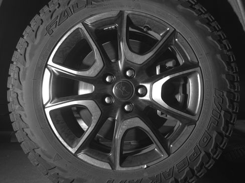 Used 2025 Jeep Compass Trailhawk AWD/4WD image 13