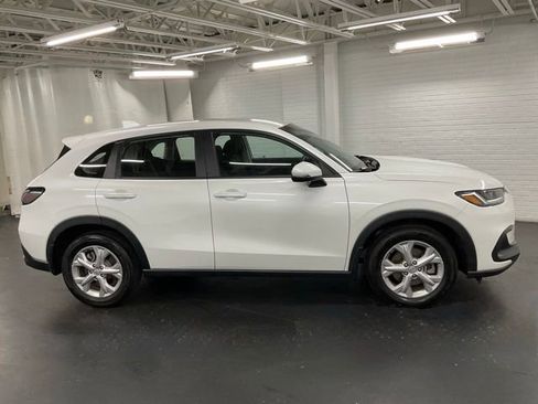 Certified 2025 Honda HR-V LX image 6