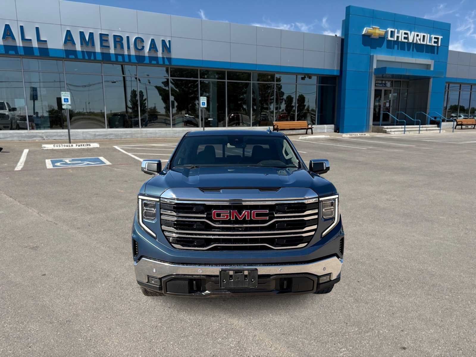 Used 2024 GMC Sierra 1500 SLT AWD/4WD image 3