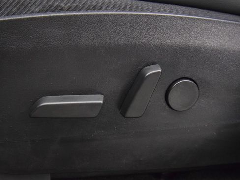 Used 2020 Tesla Model Y Long Range AWD/4WD image 24