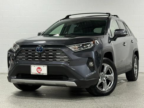 Used 2019 Toyota RAV4 Limited AWD/4WD image 2