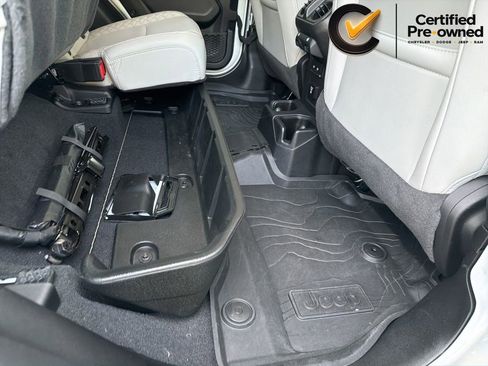 Used 2021 Jeep Gladiator Overland AWD/4WD image 31
